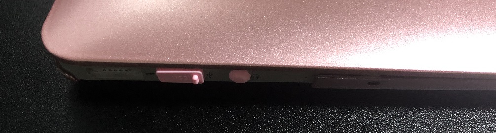MacBookピンクカバー